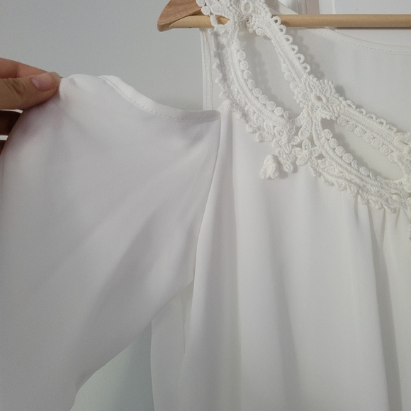 Nwot blouse - Picture 2 of 3